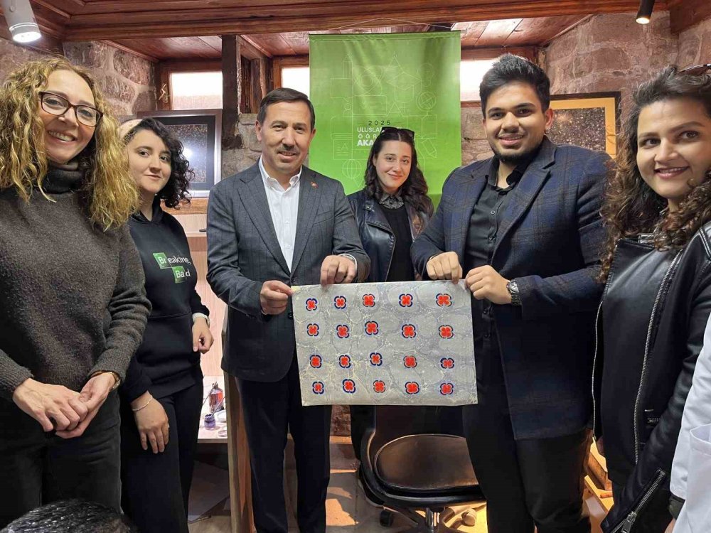 Konya'daki geleneksel sanatlar yabancı öğrencilerle buluşuyor