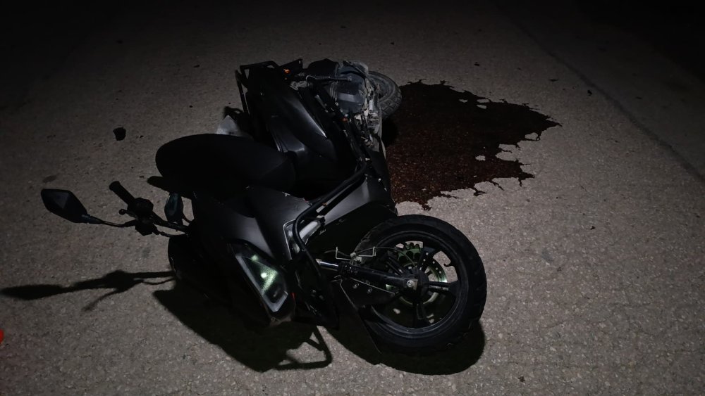 Motosikletle otomobil kafa kafaya çarpıştı: 2 yaralı