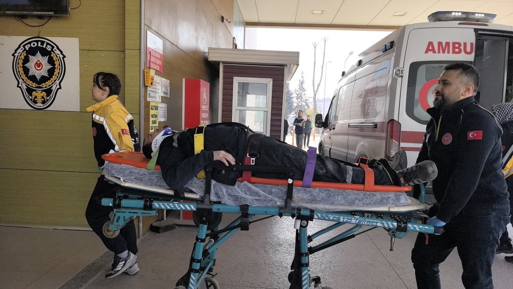 Cam takarken dengesini kaybedip düşen işçi ağır yaralandı