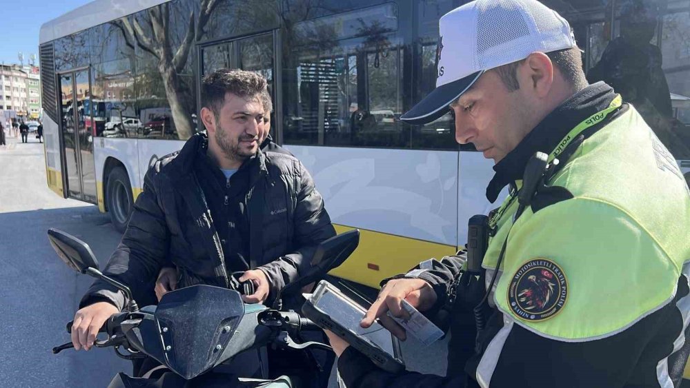 Konya'da motosiklet sürücülerinin bahaneleri pes dedirtti