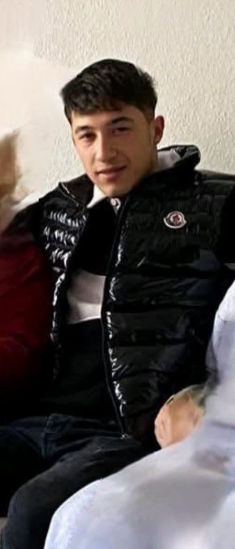 Parktan oturan arkadaş grubuna silahlı saldırı; 21 yaşındaki genç öldü