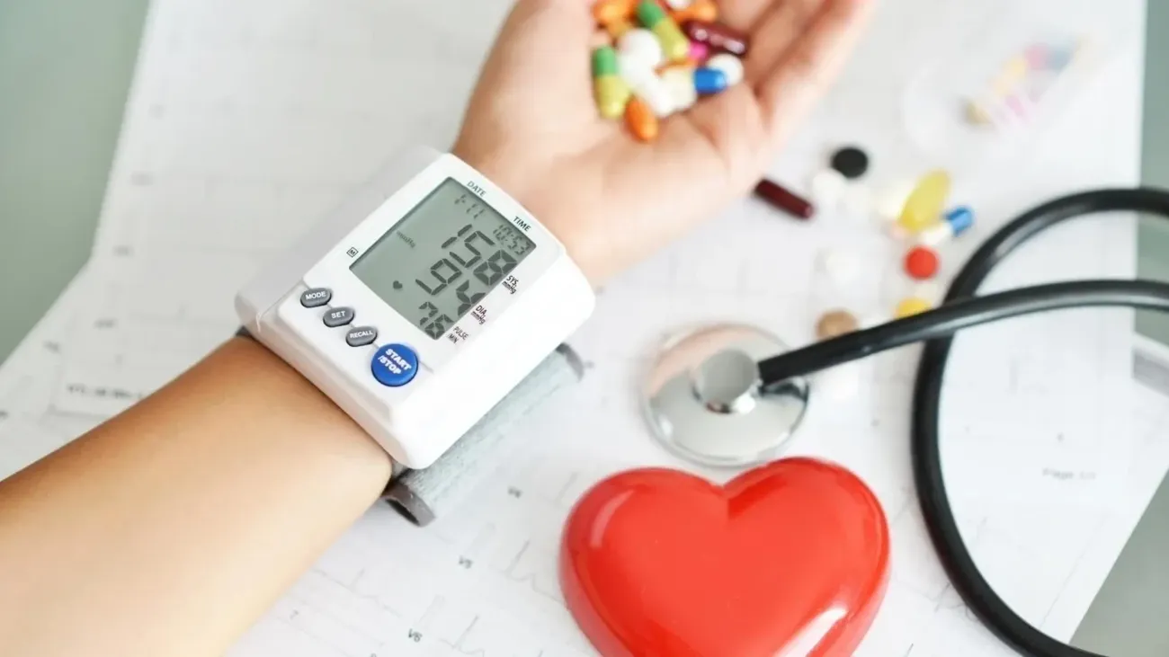 hipertansiyon-ve-agiz-sagligi-1400x788.webp