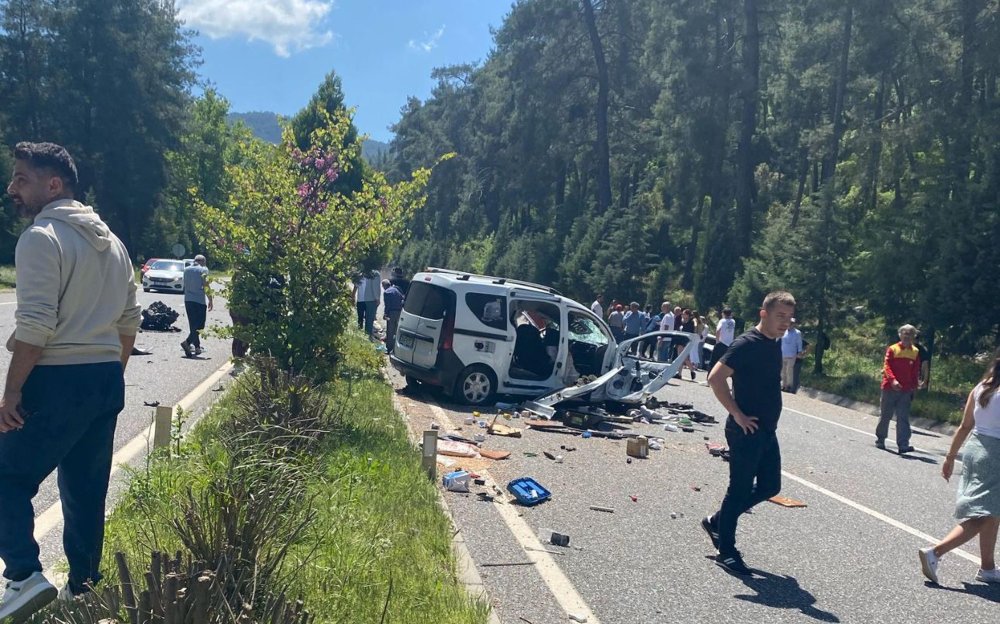 Zincirleme kaza! 1 ölü, 4 yaralı