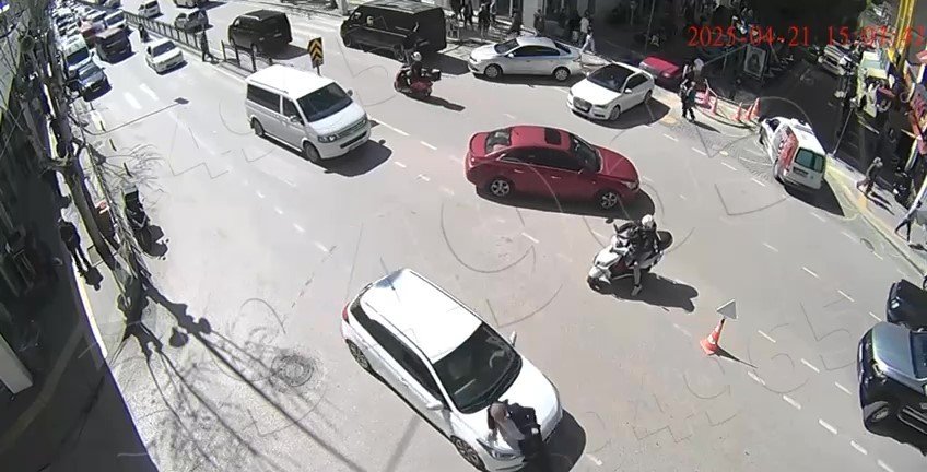 Amasya’da otomobil kavşakta yayaya çarptı