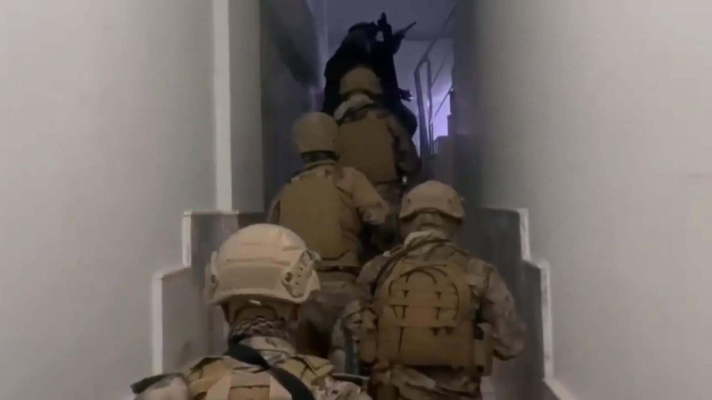 İzmir'de DEAŞ operasyonu; 13 gözaltı