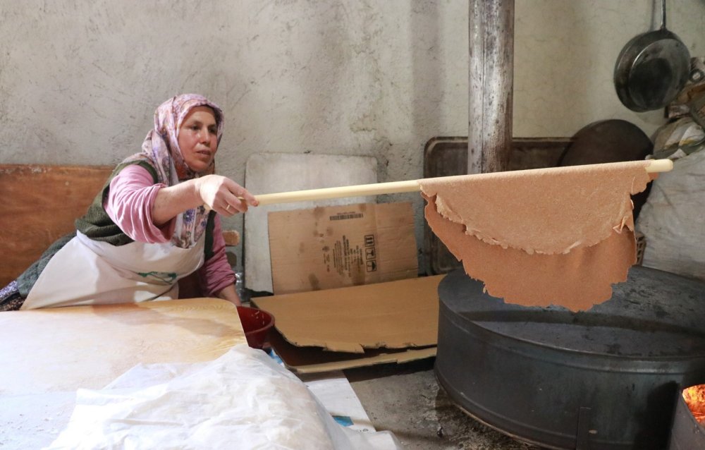 Konya'da ekmeklerini taştan değil armuttan çıkarıyorlar