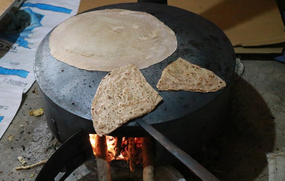 Konya'da ekmeklerini taştan değil armuttan çıkarıyorlar