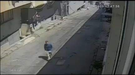 İstanbul'da deprem anında işçi 1'inci kattan atladı