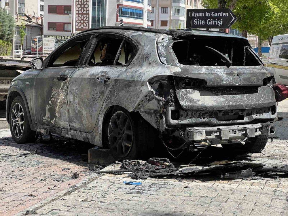 Konya'da otomobil alevlere teslim oldu! O anlar kayıtta