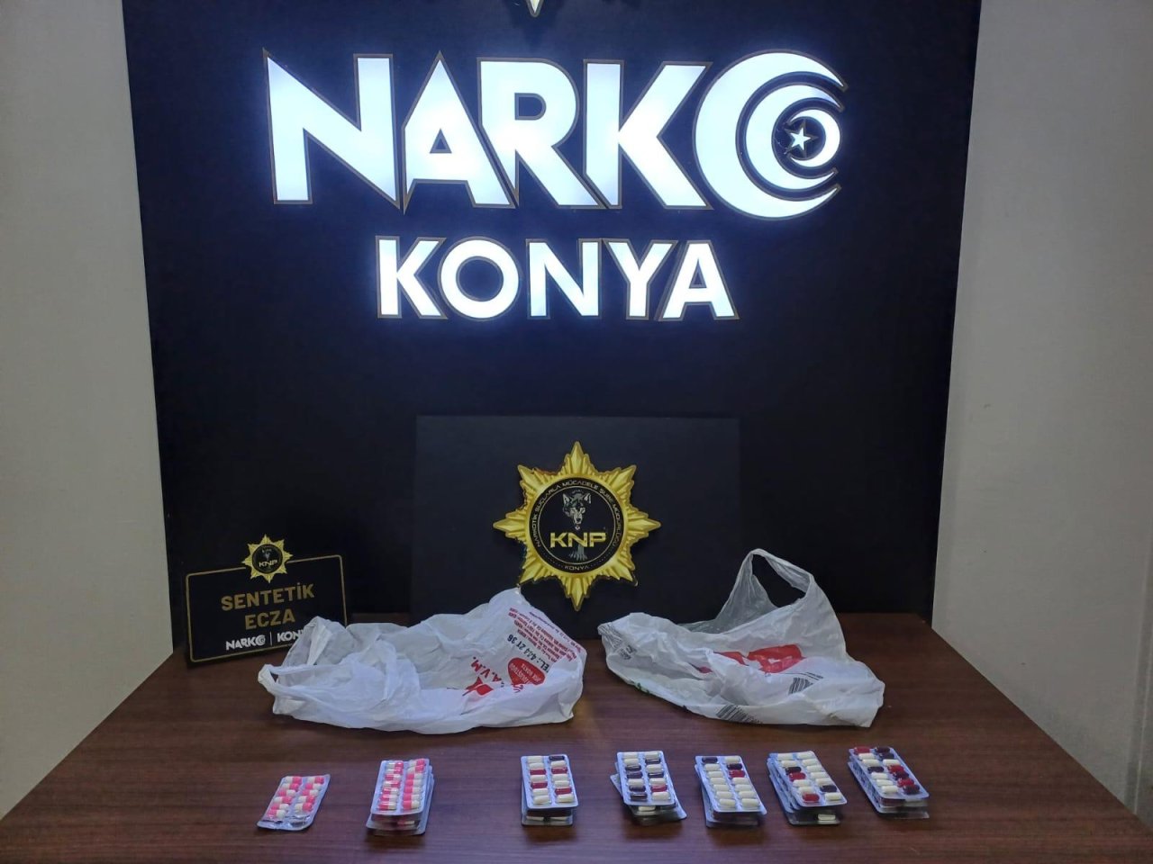 konyada-uyusturucu-operasyonlari-hiz-kesmiyor-46-supheli-tutuklandi-2.jpg