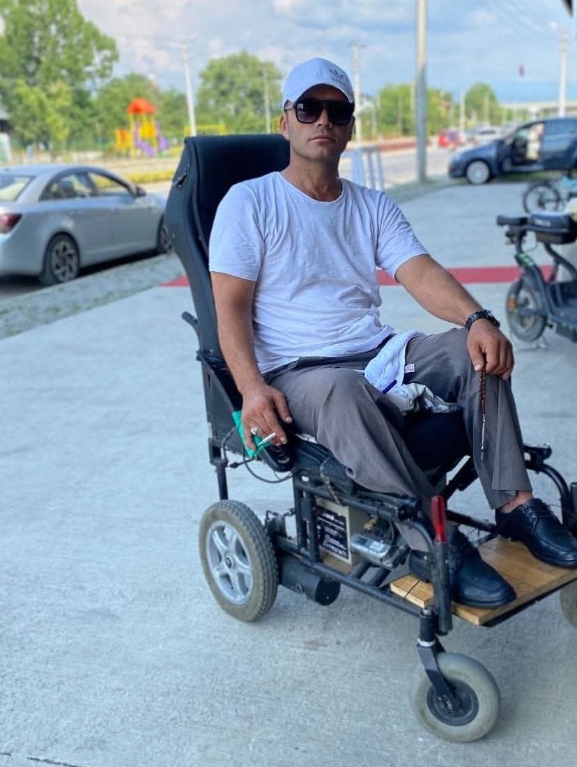 Otomobilin çarptığı tekerlekli sandalyeli öldü