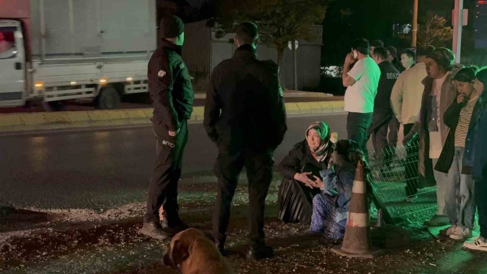 Yaya geçidinden geçen kadına otomobil çarptı