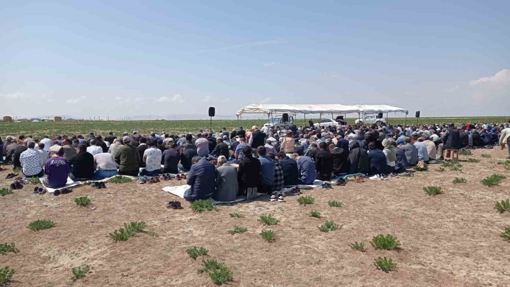 Konya'da yağmur duası yapıldı
