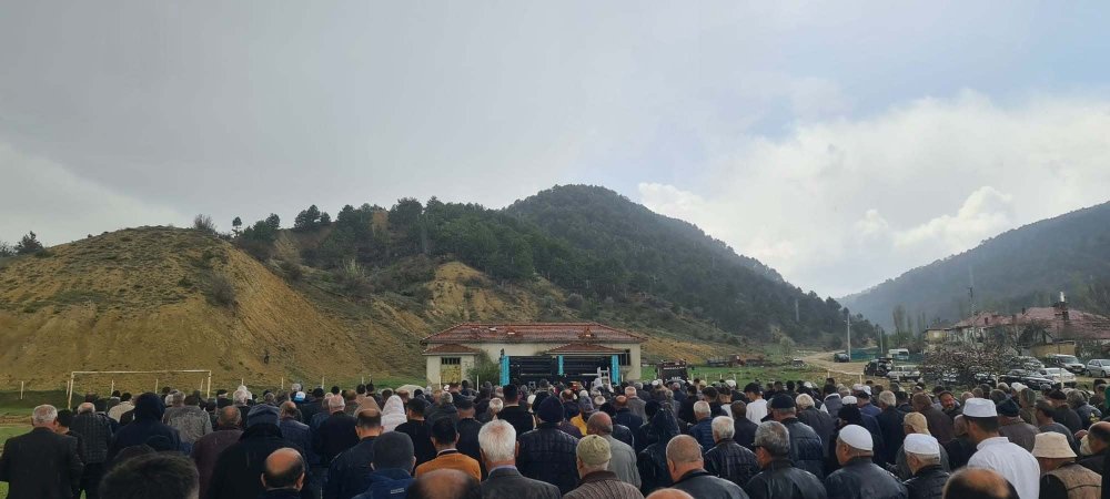 Konya'daki yağmur duasında sağanak sevinci