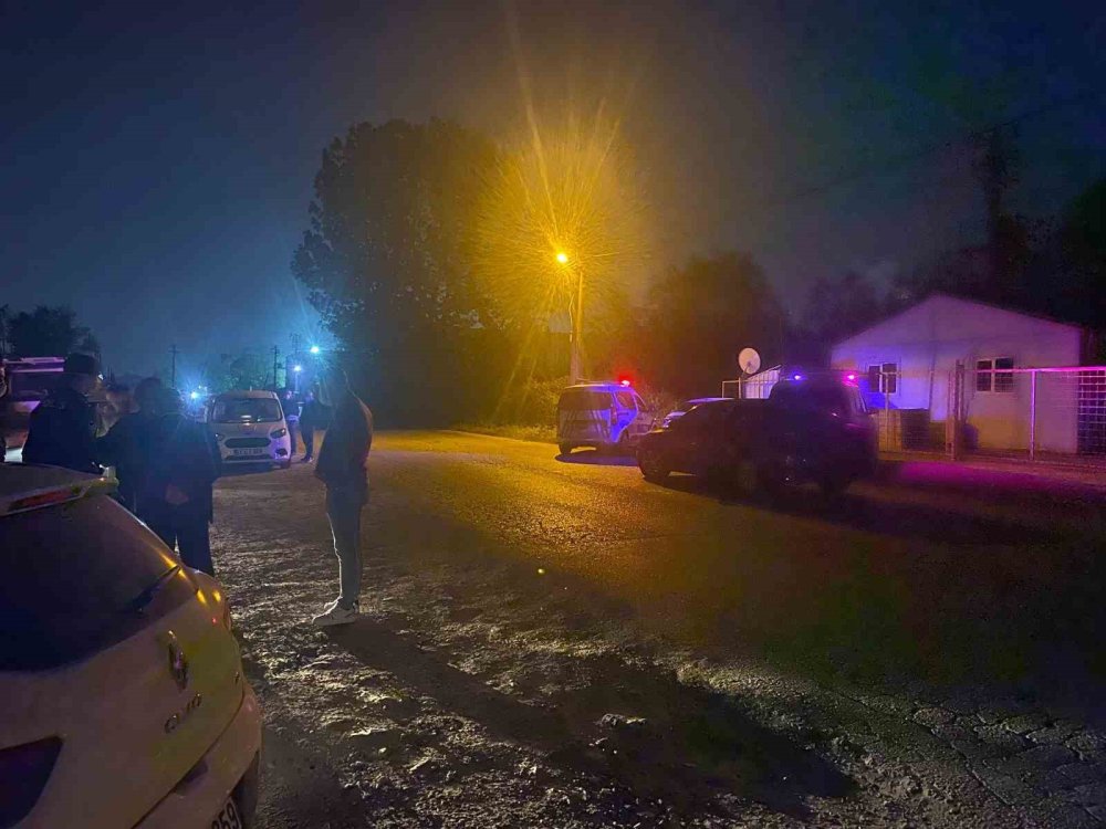 Mahalleyi koku sardı, ekipler alarma geçti