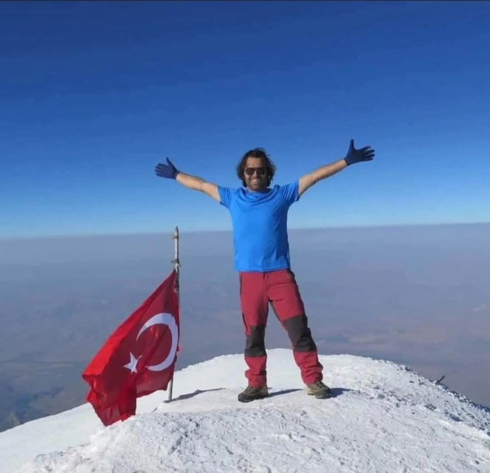 Rusya'da ölen dağcı toprağa verildi