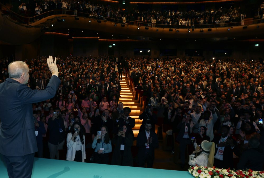 Cumhurbaşkanı Erdoğan, Türkiye’deki göçmen sayısını açıkladı