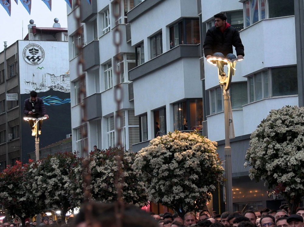 Trabzon halkı Avrupa 2'ncisi gençlerini heyecanla izledi
