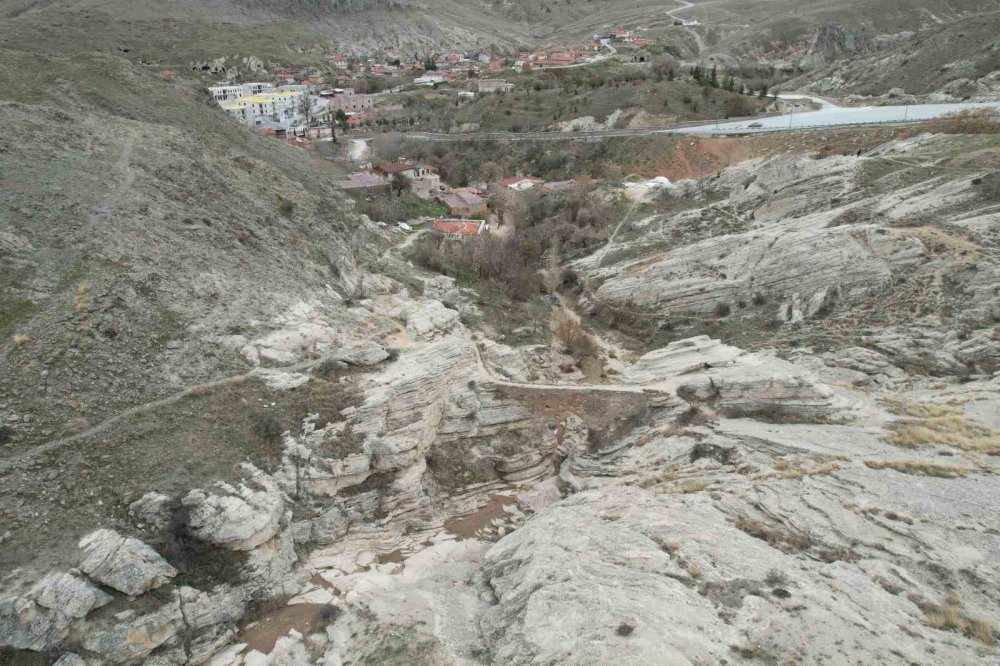 Türkiye’de sadece 2 tane, birisi Konya’da! Bu köprüden sakın geçmeyin