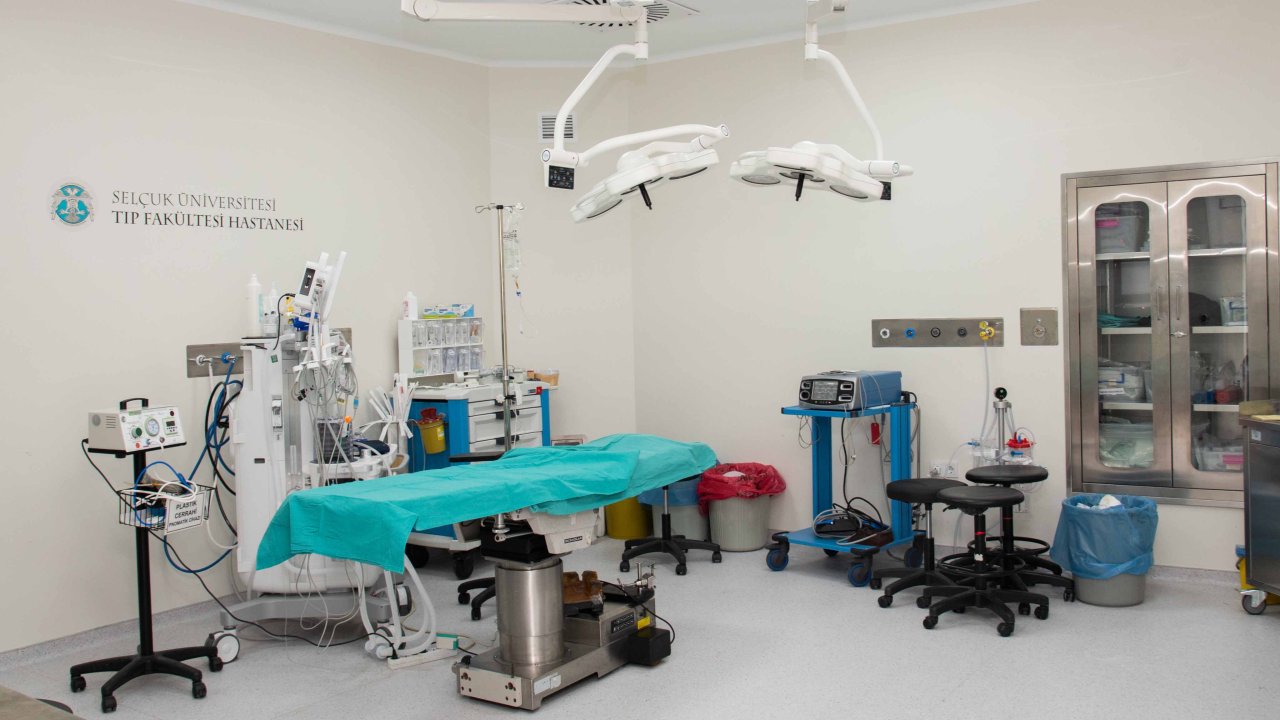 selcuk-tipin-ameliyathane-kapasitesi-artirildi-5.jpg