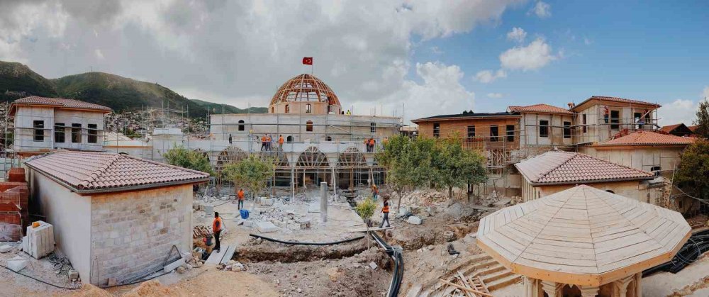 Konya Büyükşehir, yıkılan tarihi ayağa kaldırıyor