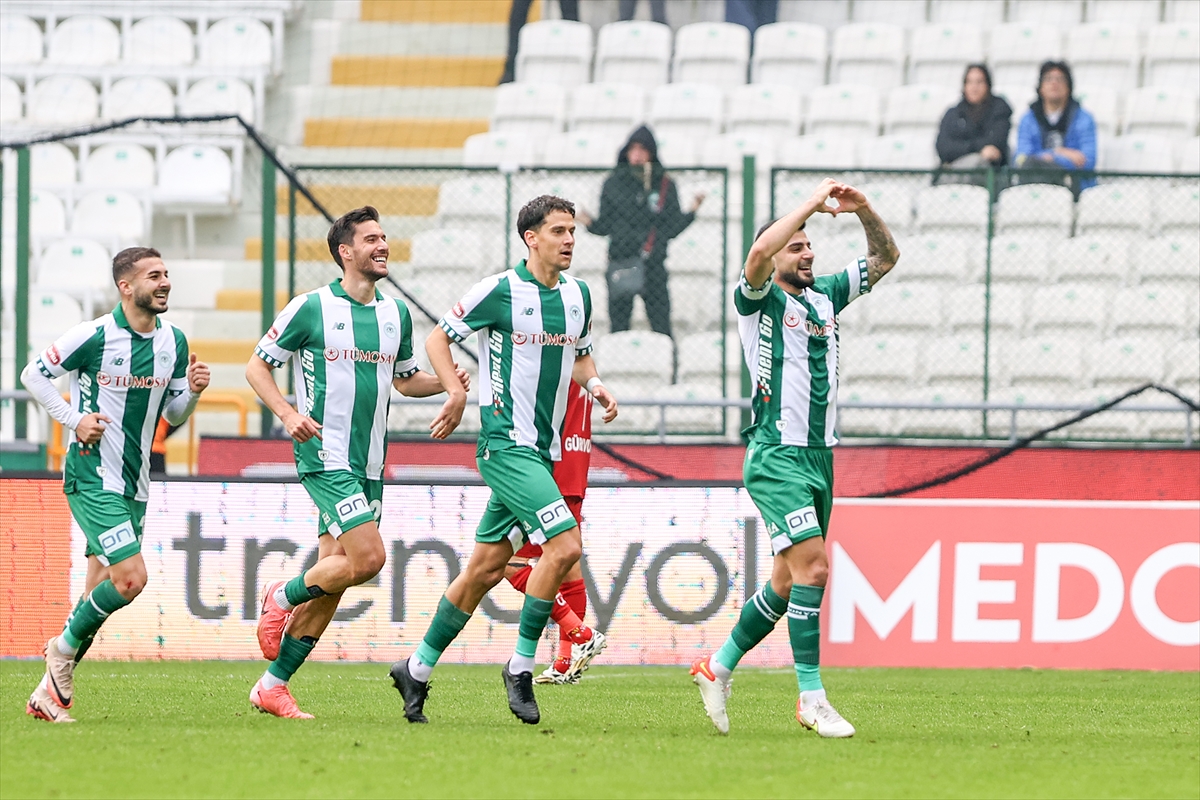 rekabette-konyaspor-onde-1-002.jpg