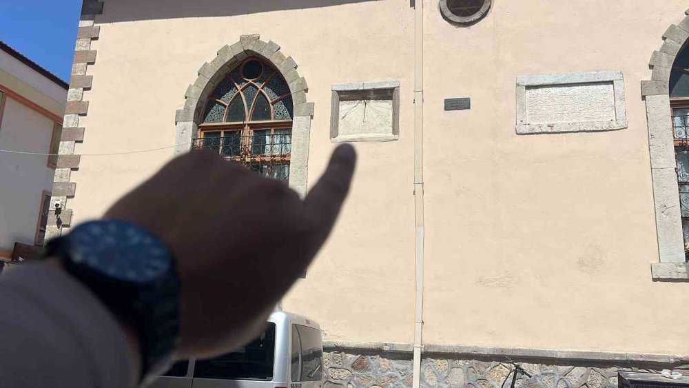 Konya'daki caminin bir benzeri daha yok! 616 yıldır gösteriyor