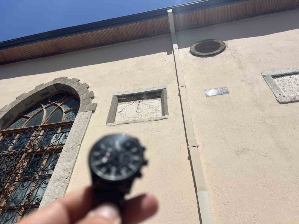 Konya'daki caminin bir benzeri daha yok! 616 yıldır gösteriyor