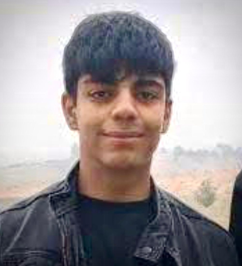 Devrilen traktörün sürücüsü öldü