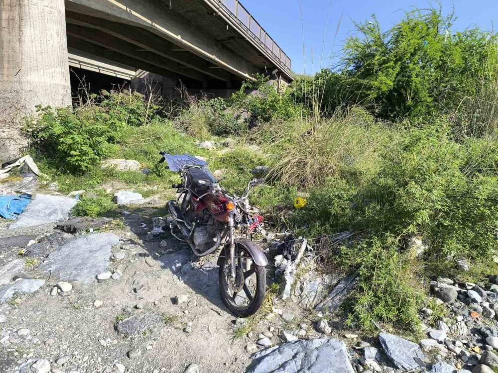 Motosikletin 18 yaşındaki sürücüsü öldü