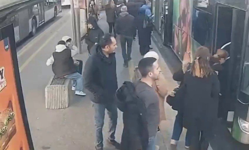 Cinayette kan donduran görüntü