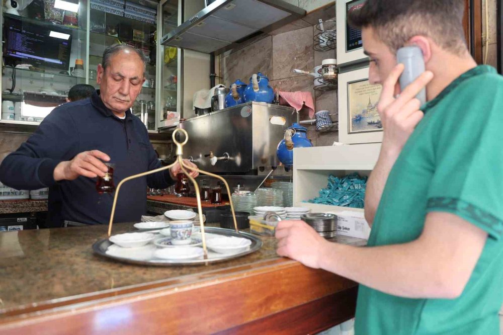 Konya'da teknolojiyle buluşan çay ocağı!