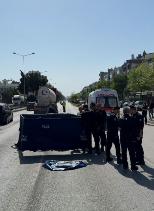 TIR’a çarpan motosikletin sürücüsü hayatını kaybetti