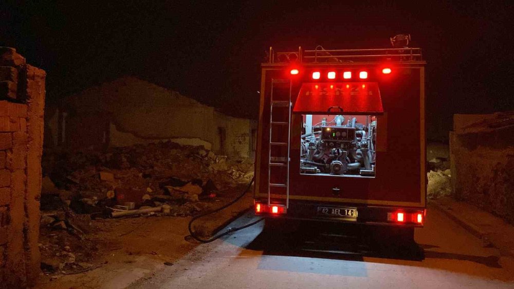 13 katlı binada yangın ihbarına giden itfaiye müstakil metruk evle karşılaştı