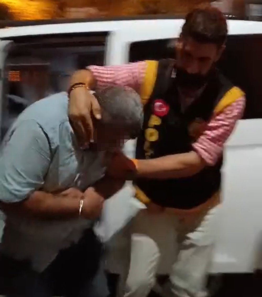 Kahvaltı yüzünden eşini darbetti