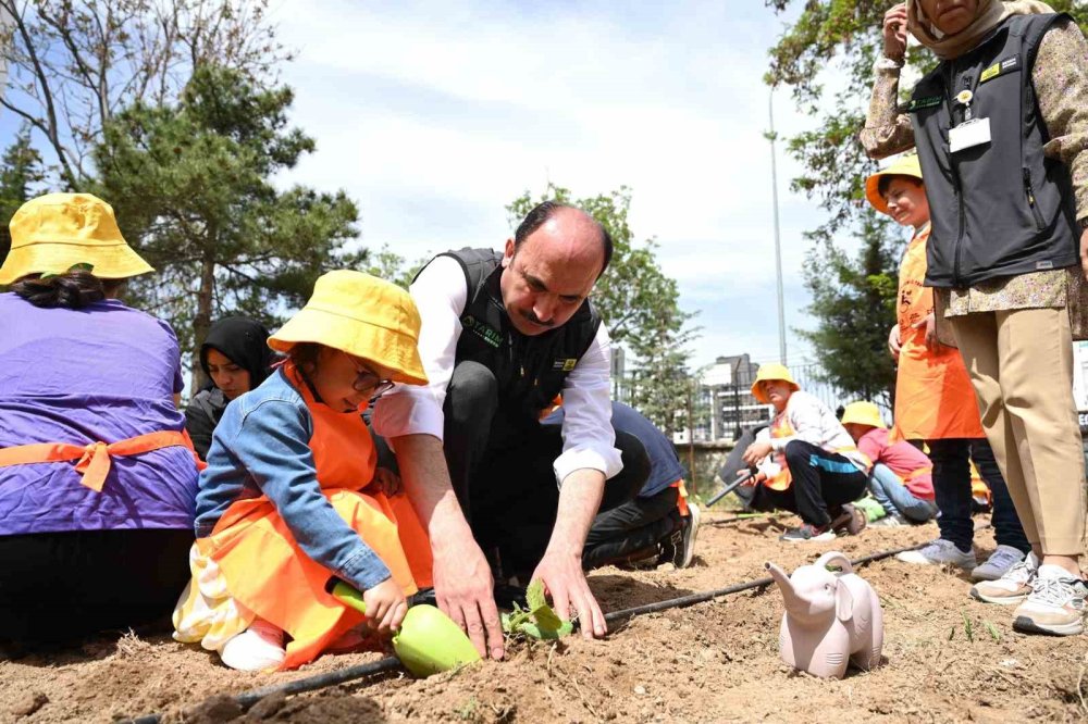 Başkan Altay'ın samimi diyaloğu yüzlerde tebessüm oluşturdu
