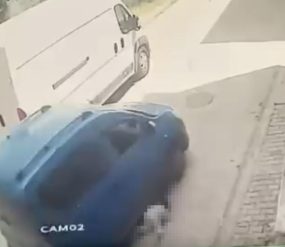 Hafif ticari aracın üzerinden geçtiği 4 yaşındaki çocuk hayatını kaybetti