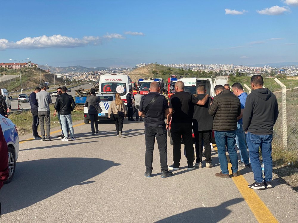 Sondaj aracına çarpan otomobildeki anne- oğul öldü