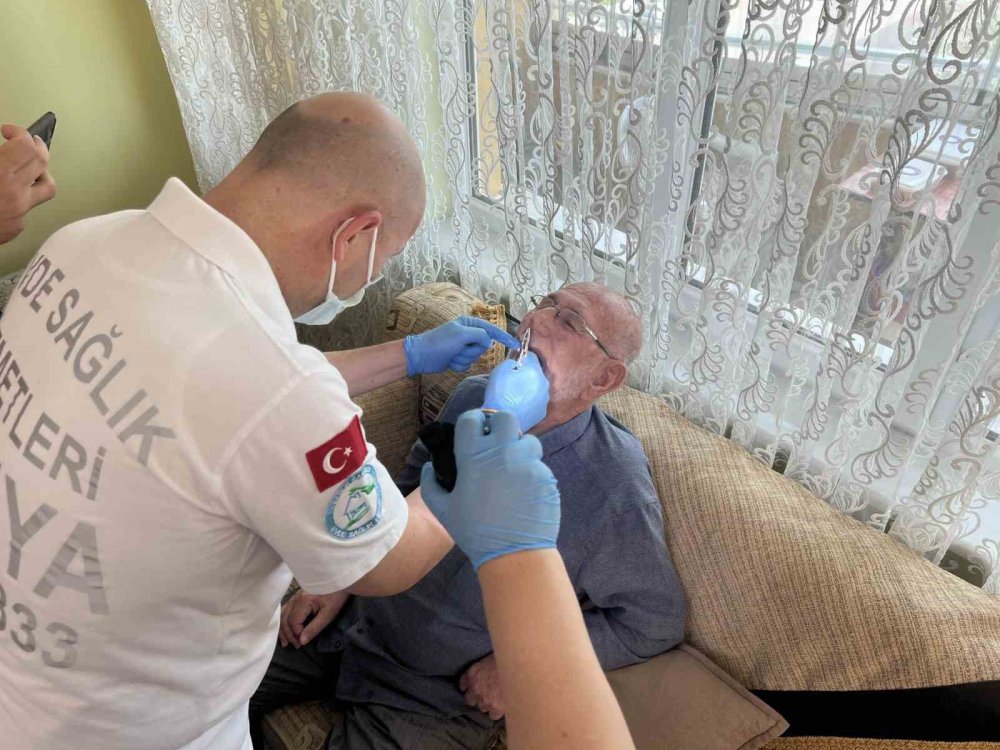 Konya yaşlı hastaların ayağına doktor geliyor