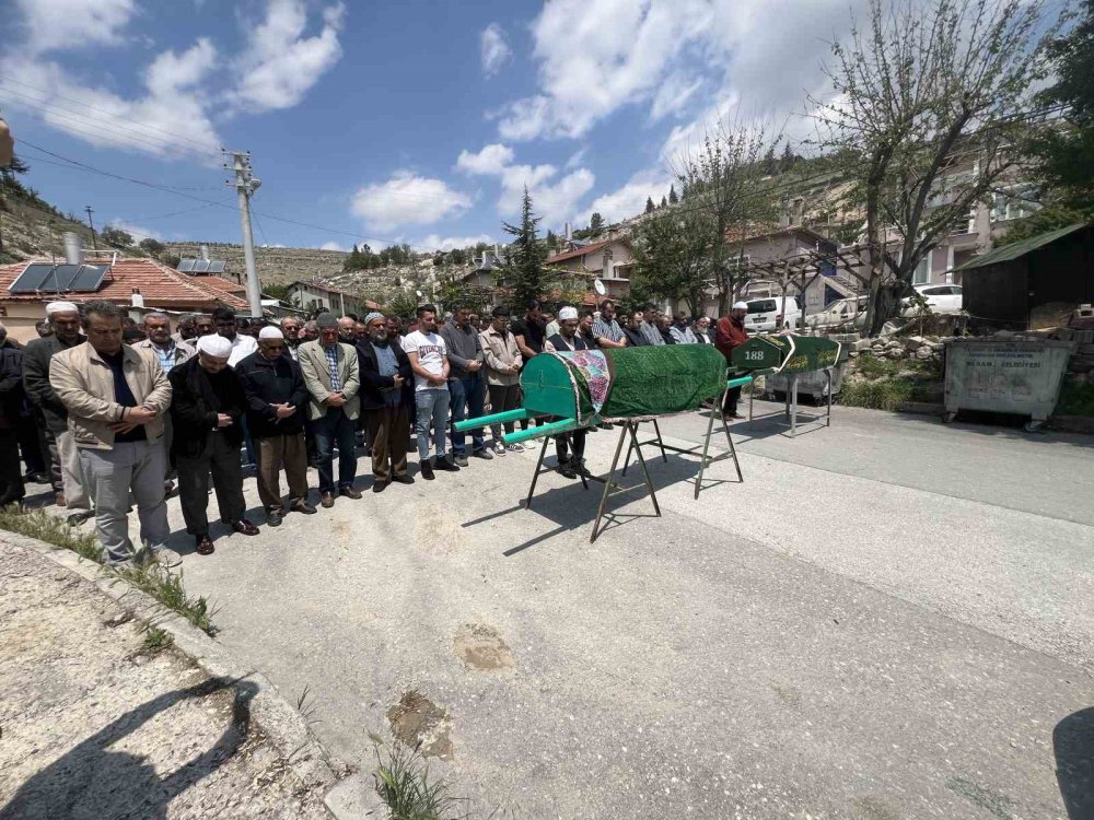Konya'da hüzünlü veda... Son yolculuğa da beraber uğurlandılar