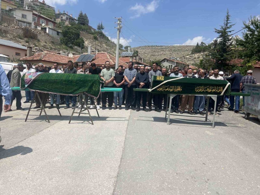 Konya'da hüzünlü veda... Son yolculuğa da beraber uğurlandılar