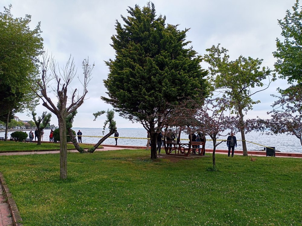 Kayalıklarda erkek cesedi bulundu