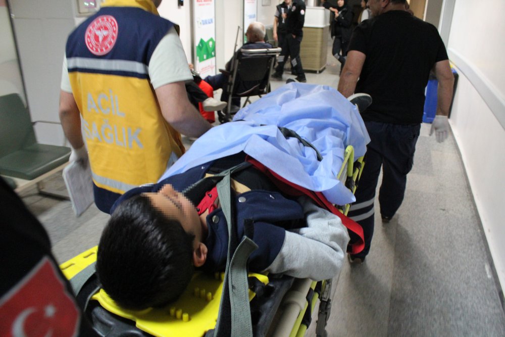 15 yaşındaki çocuk, 12 yaşındaki arkadaşını havalı tüfekle bacağından vurdu