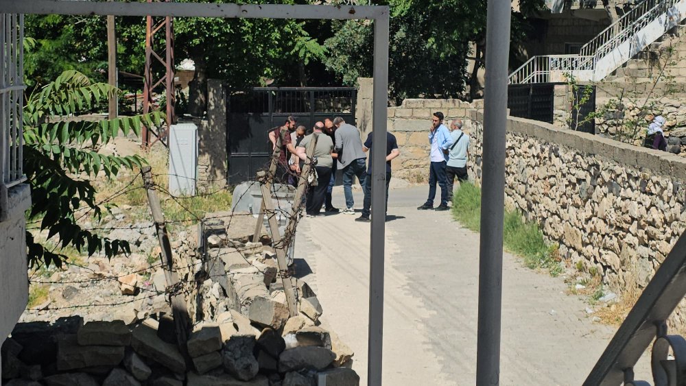 Akraba aileler arasında silahlı kavgada 1 ölü