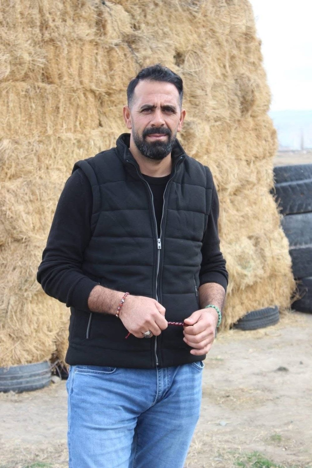 Akrabalar arasında çıkan kavgayı ayırmaya çalışırken canından oldu