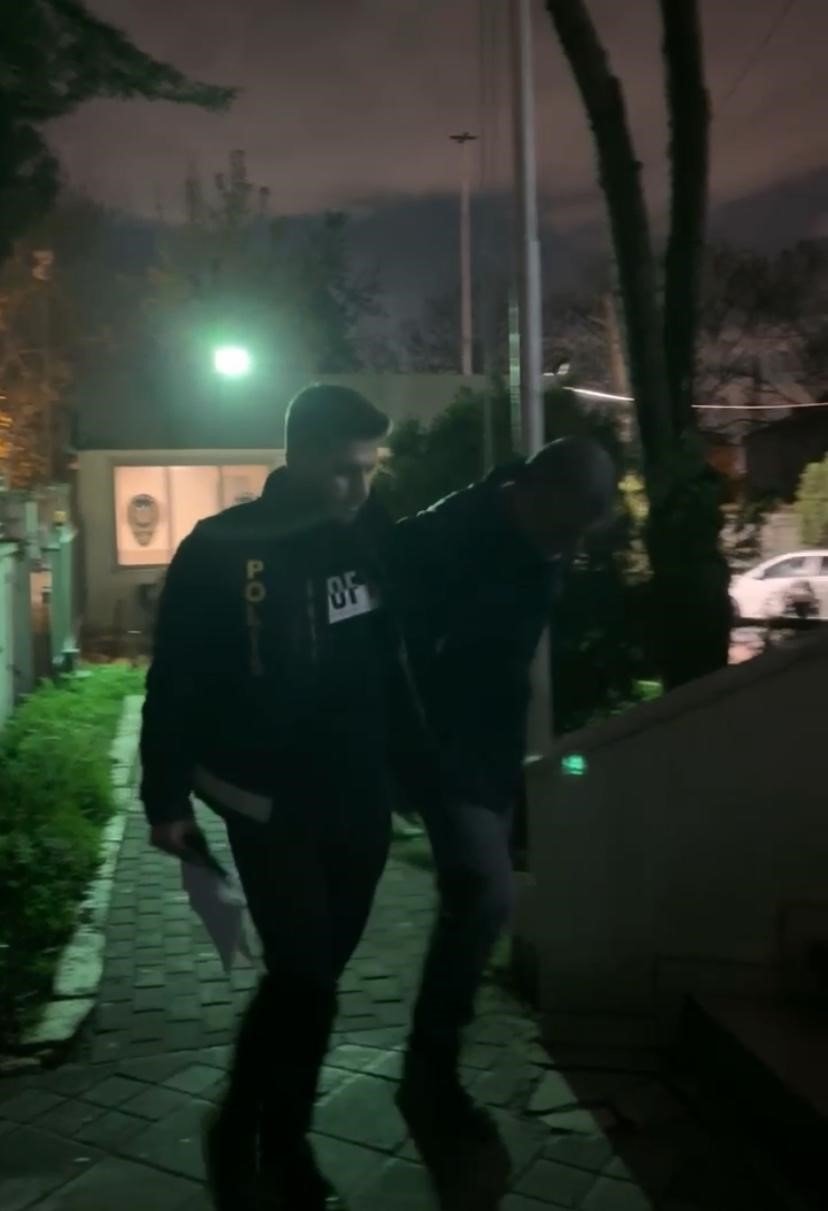 23 yıldır aranan katil zanlısı kuzeninin kimliğiyle yakalandı