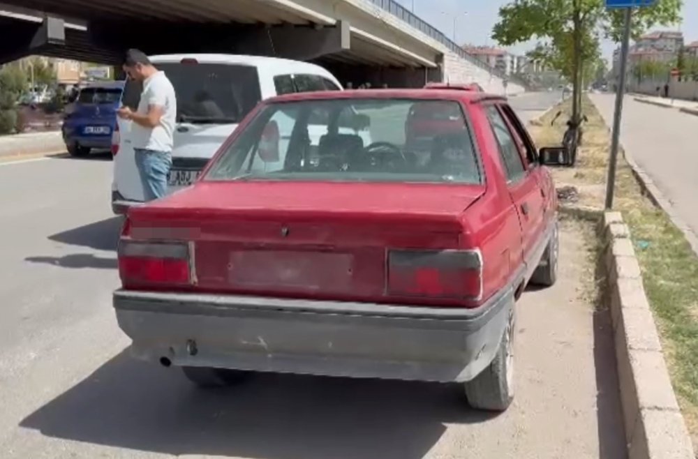 Çocuğu araçtan attı, aracı çalıp kaçtı