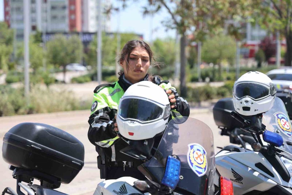 Konya’nın ilk kadın şahin polisleri görevde