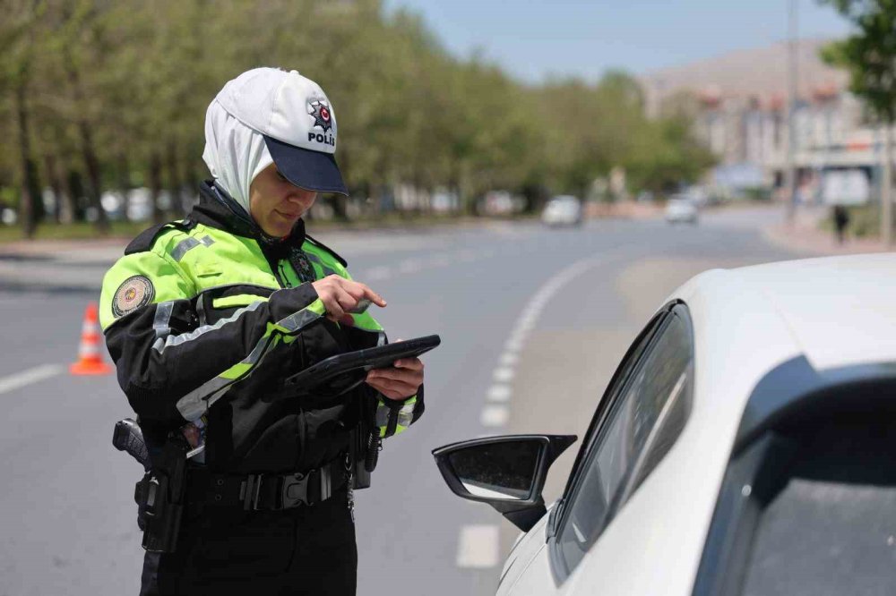 Konya’nın ilk kadın şahin polisleri görevde
