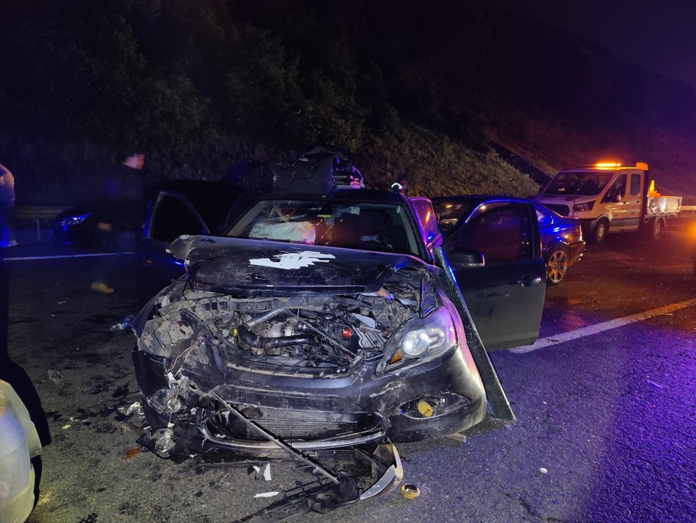 Beykoz TEM Otoyolu'nda zincirleme kaza: 7 yaralı